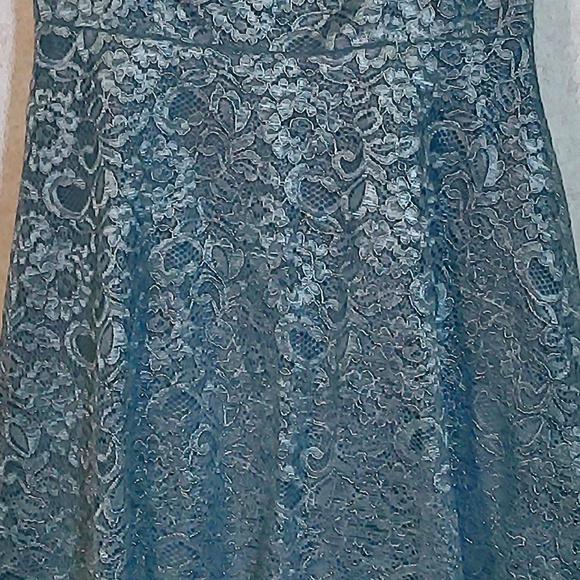 NWT David’s Bridal Steel Blue Short Lace Dress High Neck,V-Back, Lined Size 8 - Picture 10 of 16